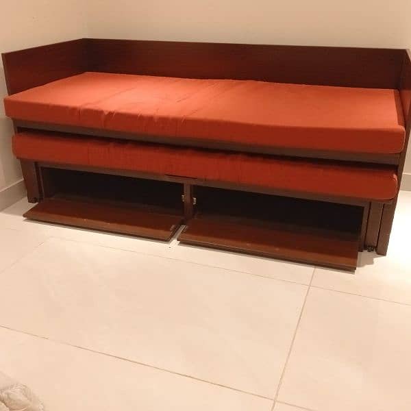 Trundle Bed with pull out single bed and storage draws 1