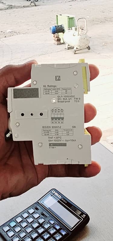 Tomzn/breakers/dc breakers/Ac breakers/Ac/Dc/Scheneider/Volt Protectio 12