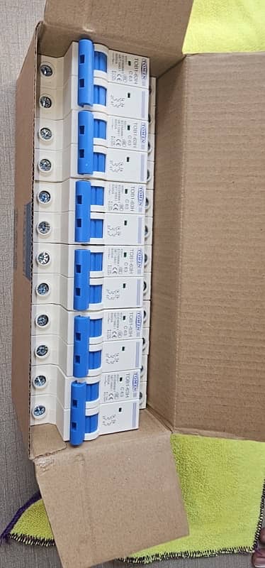 Ac/Dc/Breaker/breakers/changeover breaker/Spd/volt protection/tomzn/ 0