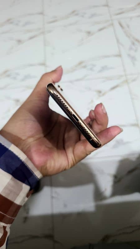 iphone XS Max PTA singal sim 256GB 10
