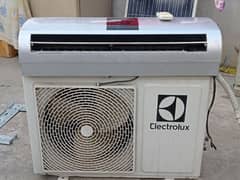 1 Tan AC . contact nbr 03065728677