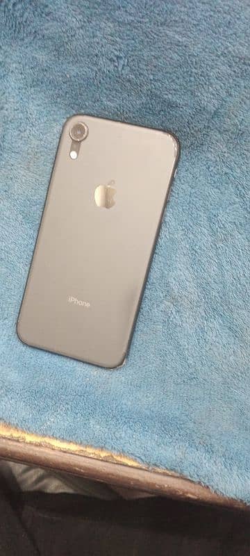 iPhone XR 64 GB non pta 4