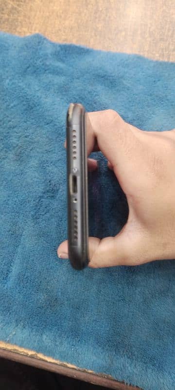iPhone XR 64 GB non pta 7
