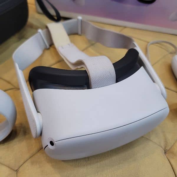 Oculus Meta Quest  2 15
