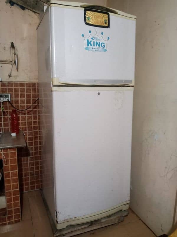 waves full size hai new compressor hai good condition hai cooling 2