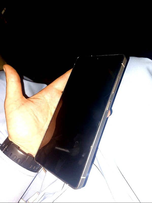 this phone S25 ultra is a 200% New phone only use 27 days 3