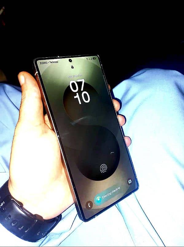 this phone S25 ultra is a 200% New phone only use 27 days 4