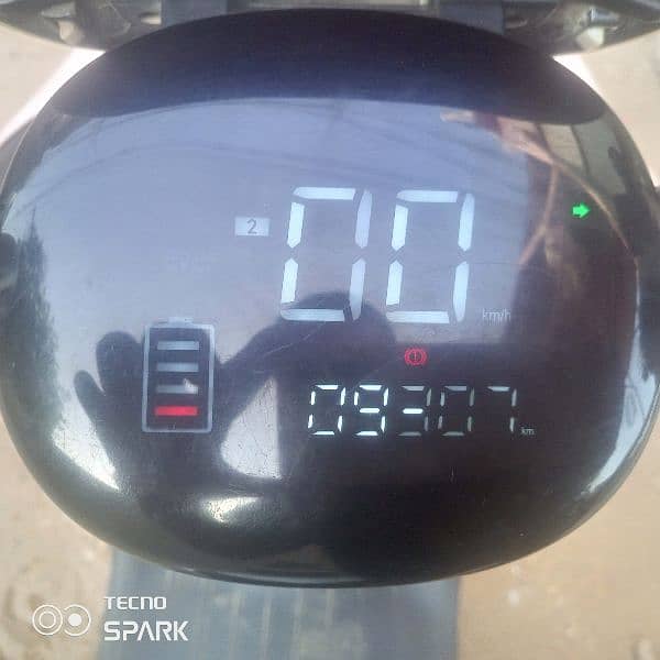 evee nisa Scooty with lithium battery pakg vvip working 0