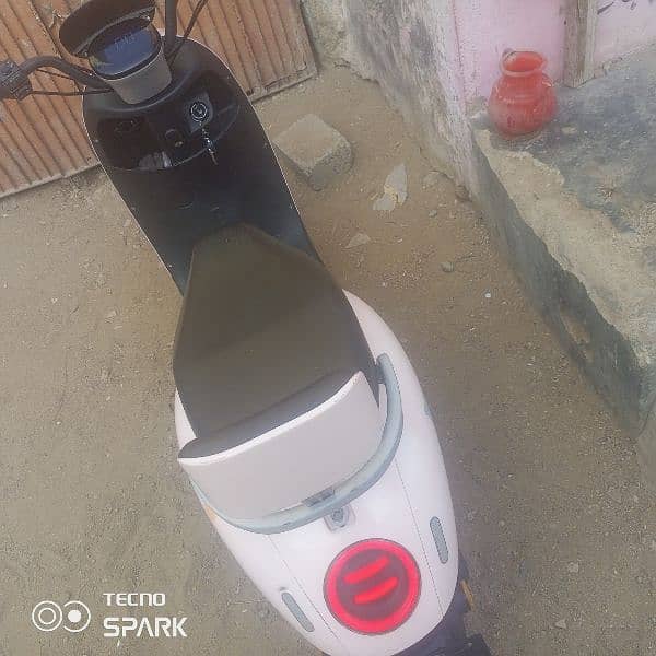 evee nisa Scooty with lithium battery pakg vvip working 7