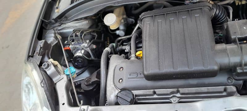 Suzuki Swift 2014 automatic almost original paint. 7