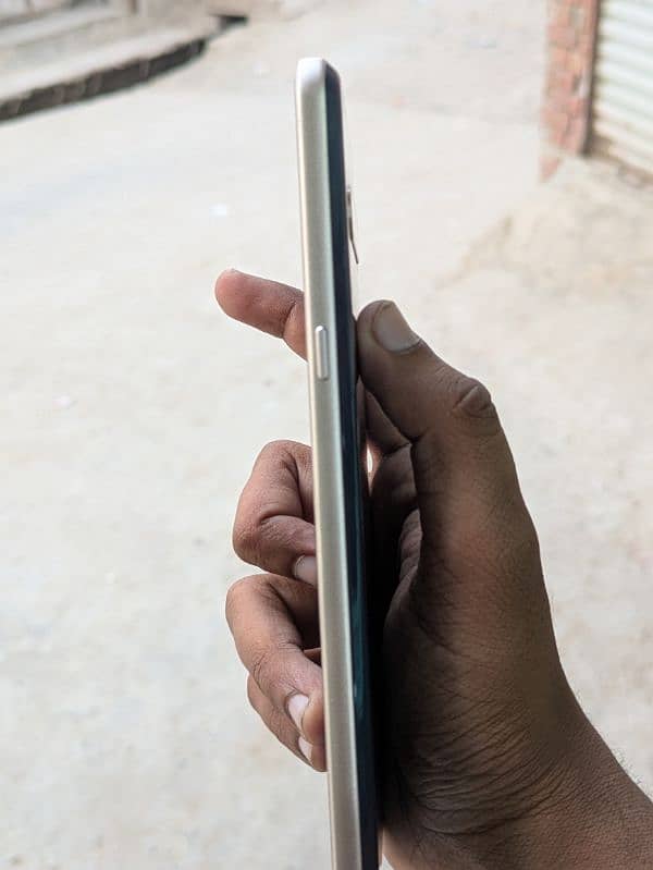lg v60 10by10 FRONT CAMERA OR WIFI ISSUE 3