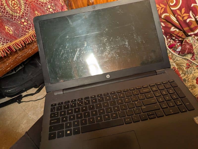 HP 250 G6 I5 7th gen 8GB RAM 500 GB HARD read add line in display 0