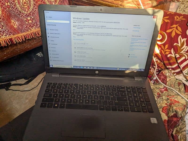 HP 250 G6 I5 7th gen 8GB RAM 500 GB HARD read add line in display 9