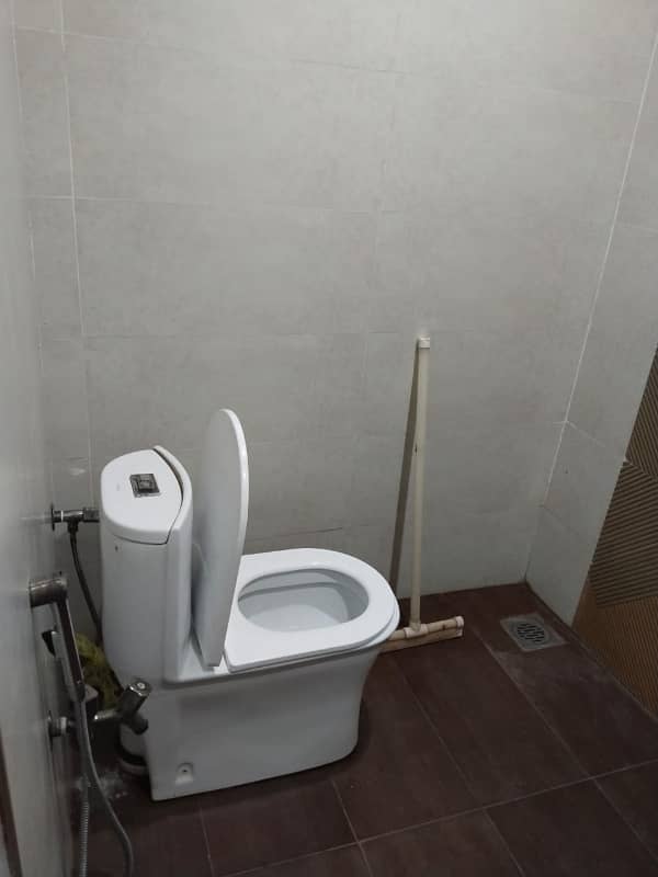 5 Marla Ground Floor House with Car Garage for Rent in Executive Block, Park View City Lahore 3