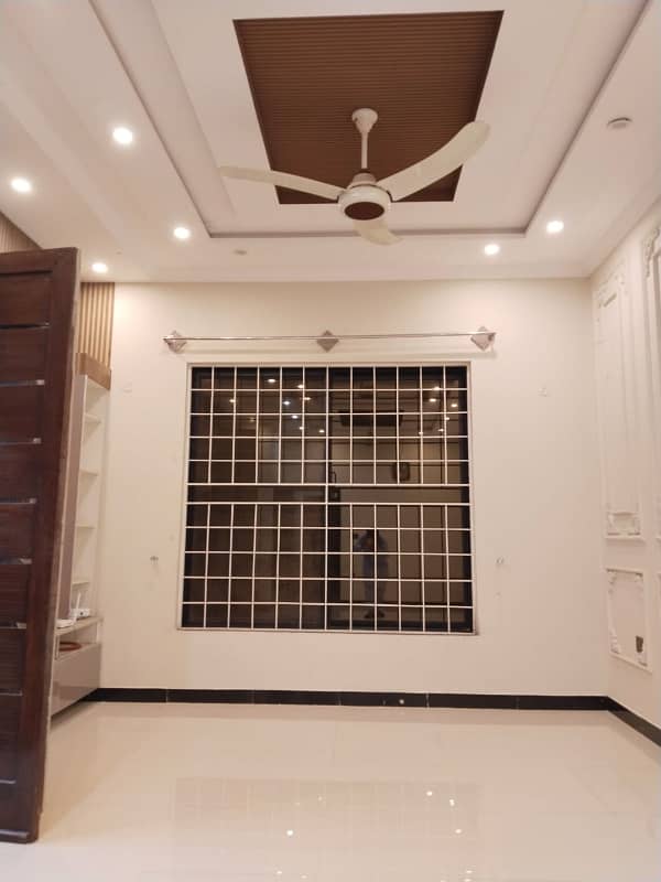 5 Marla Ground Floor House with Car Garage for Rent in Executive Block, Park View City Lahore 9