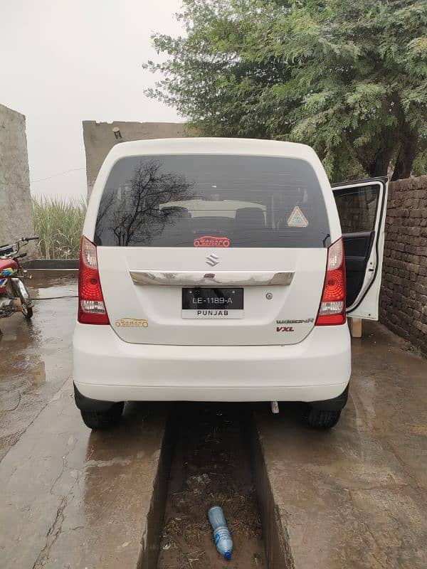 Suzuki Wagon R 2015/16 like new car total genion. . 1