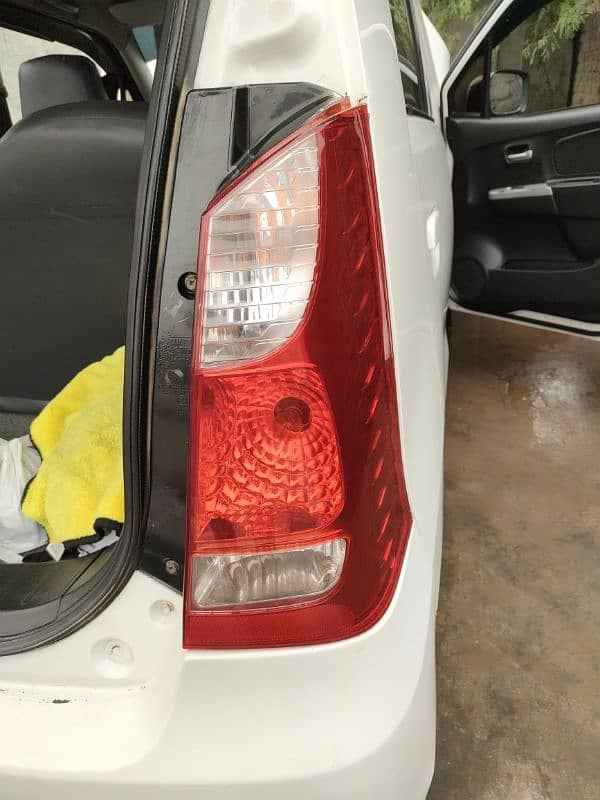 Suzuki Wagon R 2015/16 like new car total genion. . 3