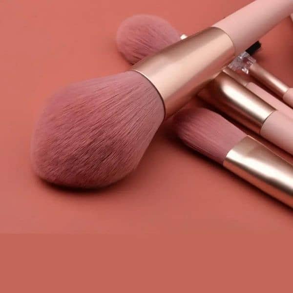 Soft make up brushes 0