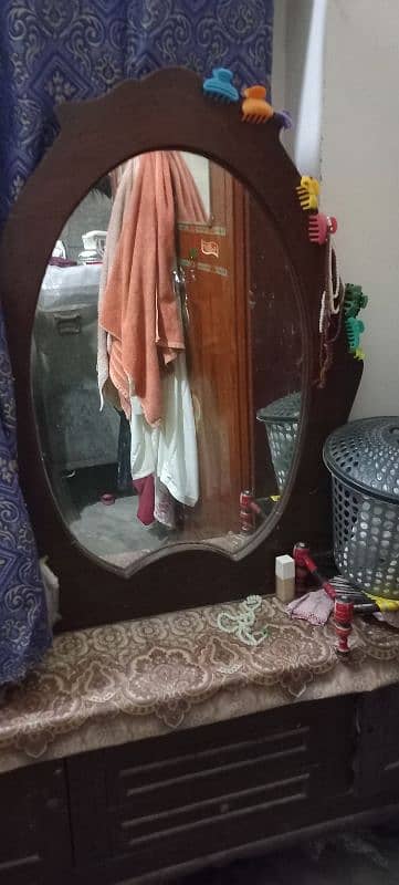 pure Shesham ka Dressing aur Bertano wali Almari 2no 03228054398 1