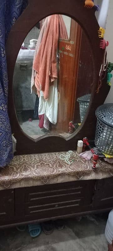 pure Shesham ka Dressing aur Bertano wali Almari 2no 03228054398 3