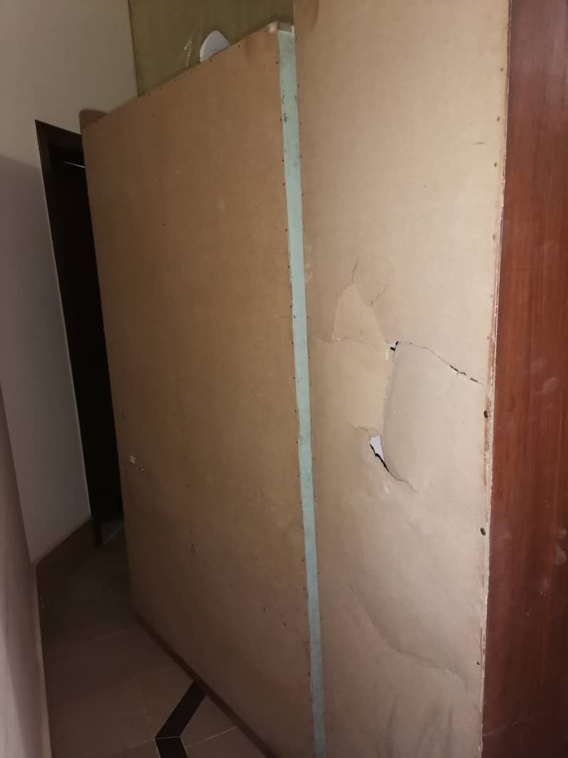 Bed side tables, dressing, Almari/ cupboard, achi condition me hai 11