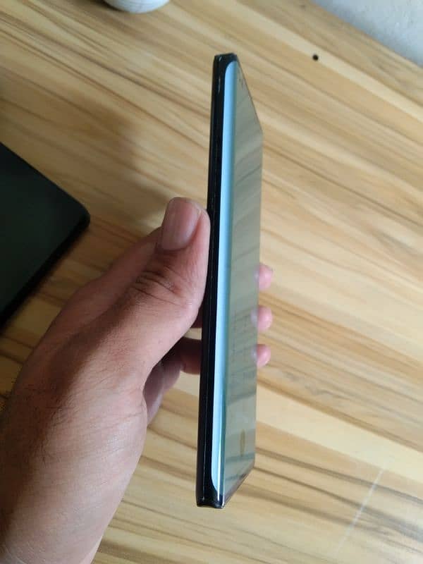 Motorola Edge+ 2020 5