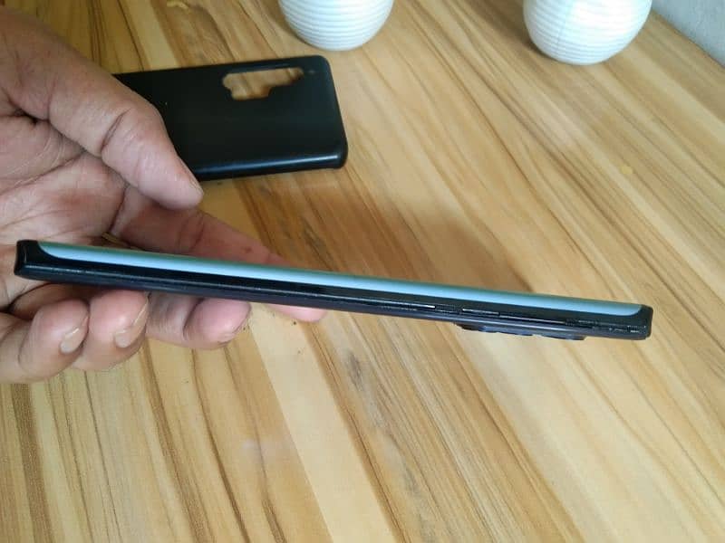 Motorola Edge+ 2020 6