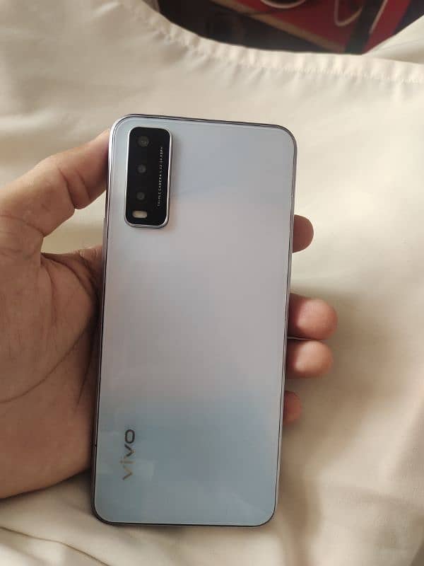 vivo y20 4gb 64gb only mobile hy  everything is ok no any fault 3