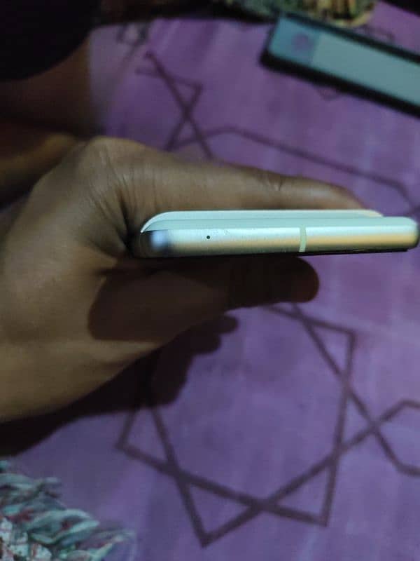 Google Pixel 7 PTA Approved 10 / 10 condition All ok 5