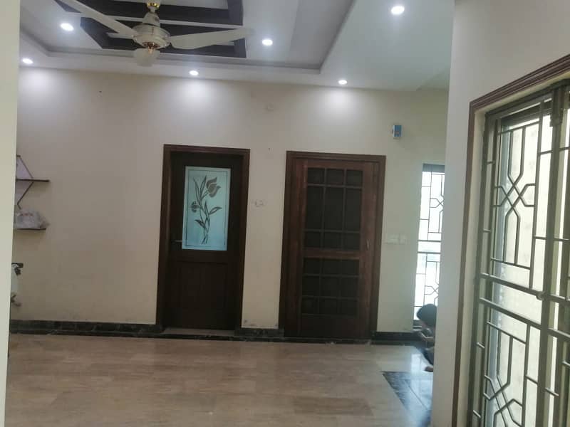 8 MARLA UPPER PORTION IS AVAILABLE FOR RENT IN DHA RAHBAR SECTOR 1 WITH SEPERATE ENTRANCE 4