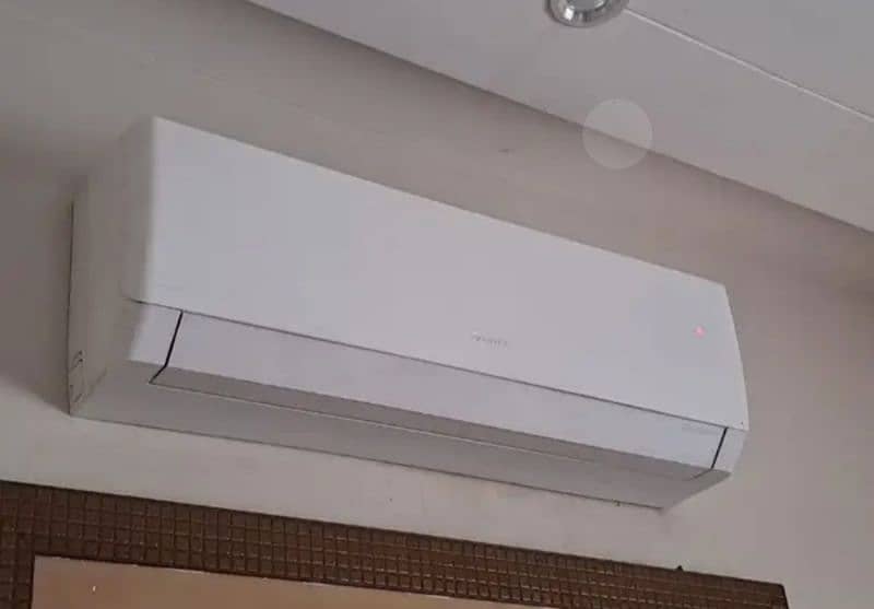 Gree 1.5 ton DC inverter perfect working condition 0