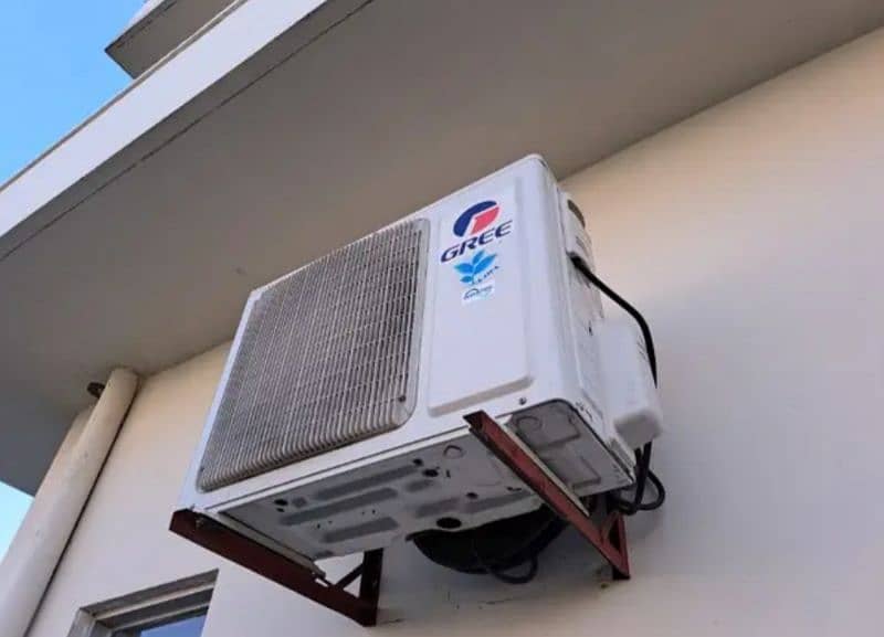 Gree 1.5 ton DC inverter perfect working condition 1