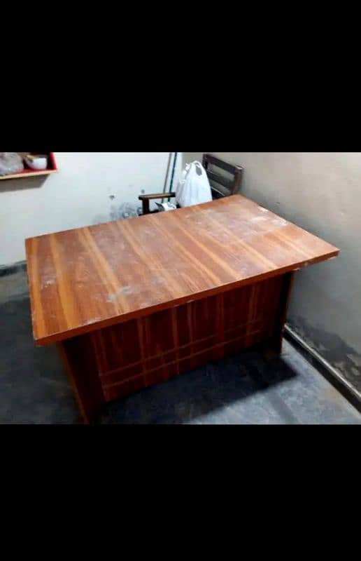 Counter Table with chair 0