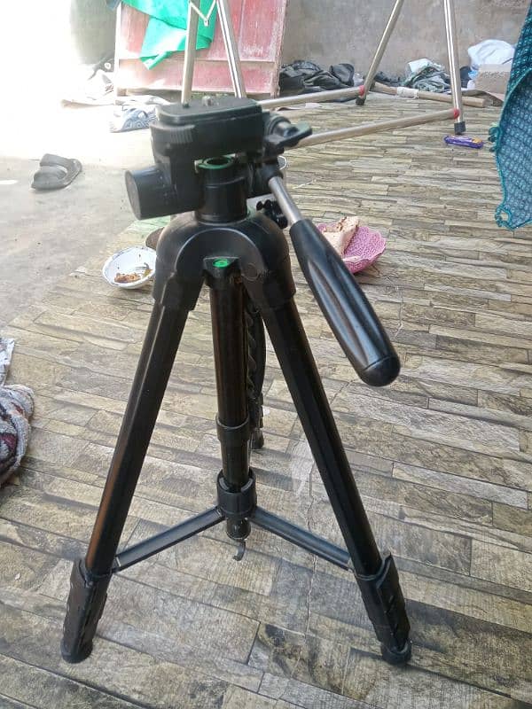ICON 2-in-1 Tripod & Monopod – 70 Inches – Like New – Model 17863 8