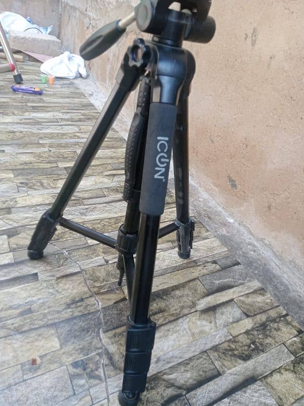 ICON 2-in-1 Tripod & Monopod – 70 Inches – Like New – Model 17863 10