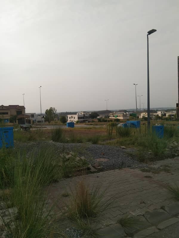 Eight Marla Heighted Location Plot Available For Sale 1