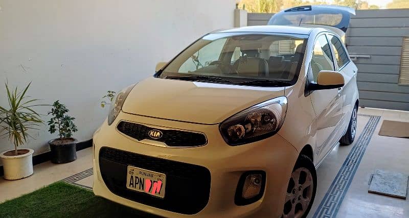 KIA Picanto 2023_Single Handed Driven Car 5
