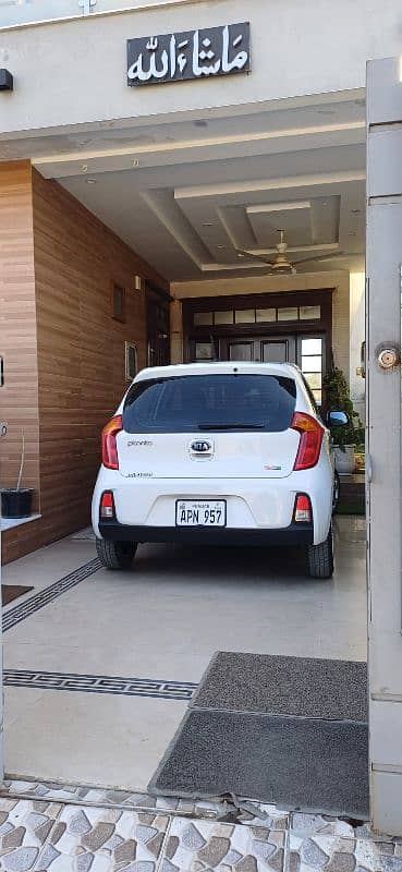 KIA Picanto 2023_Single Handed Driven Car 8