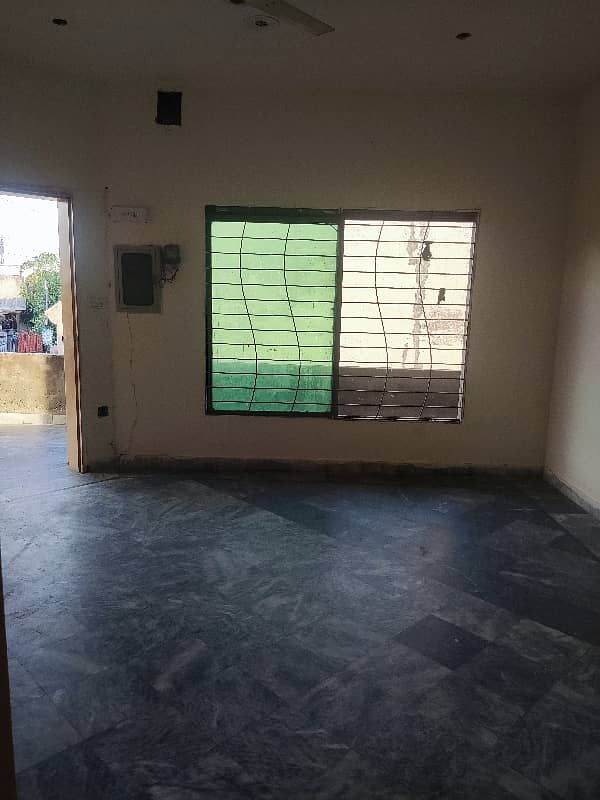 6 Marla 1st Floor Available For Rent For Office Or Bachulars Only From 1st May 2