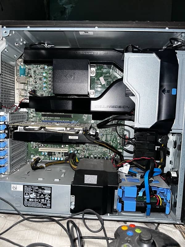 Dell 5810 Tower with intel xeon E5 2687w V4 Gtx 1060 6Gb 32Gb Ram 3