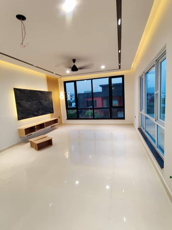 1 Kanal Tripple Story Designer House Available. For Sale in Multi Gardens MPCHS. B-17 Block C Islamabad. 29