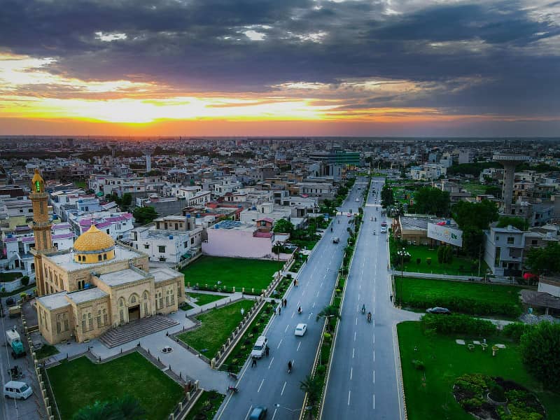 5 Marla Plot For Sale In Park View City Lahore 0