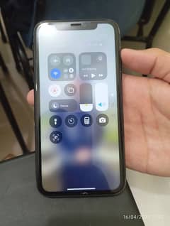 iPhone 11/ 64gb  battery health 86 condition 10/10