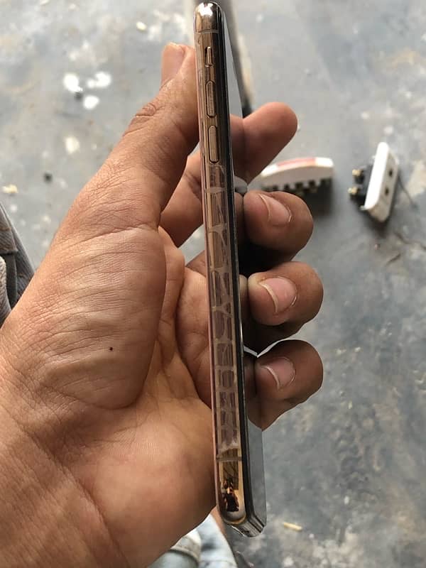 iphone xs PTA approved 3