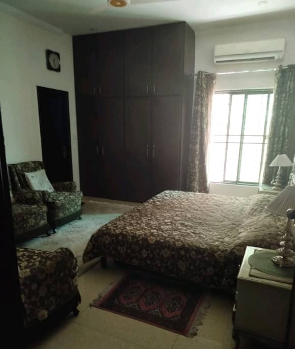 Spacious 1 Kanal House Available For sale In DHA Phase 1 - Block M 11