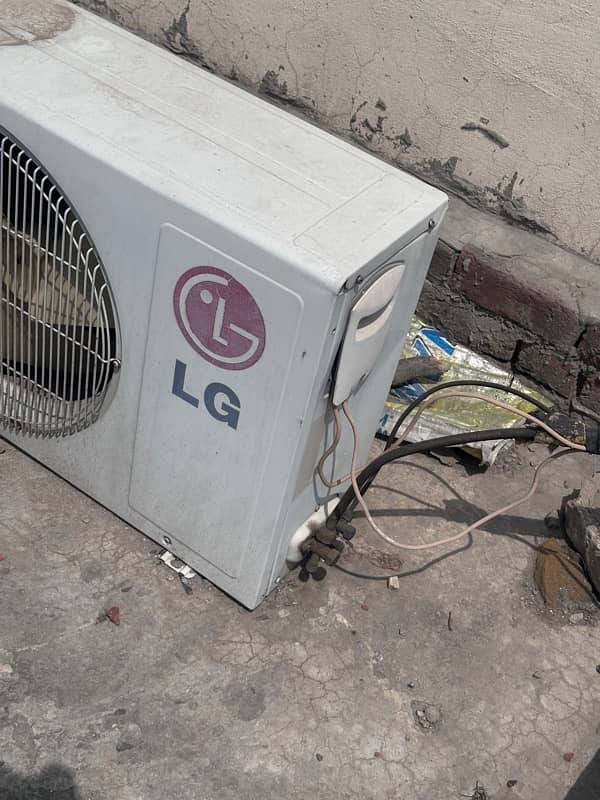 LG AC 2