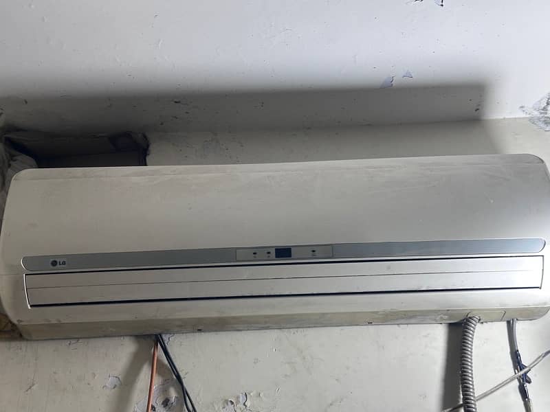 LG AC 4