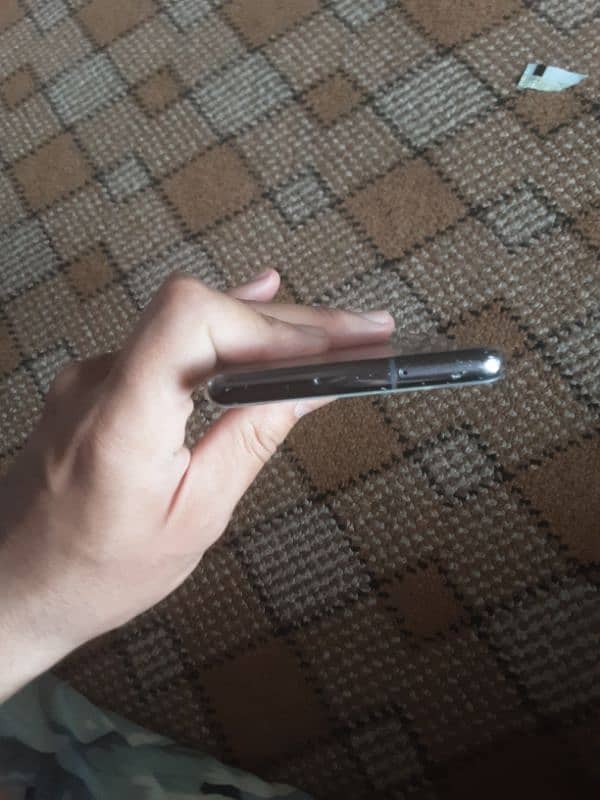 Samsung Galaxy S10 plus 5