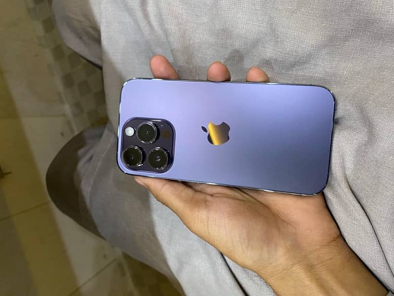 IPHONE 14 pro (LLA Model) 3