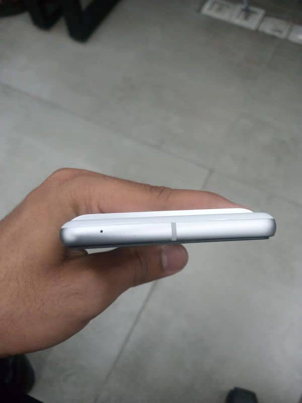 Google Pixel 7 5